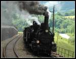 br-17c 17c 372 und ihre ungarische Kollegin 204 mit ihrem Sdz R 16247 auf der Fahrt zum Dampfloktreffen in M�rzzuschlag bei der Ausfahrt aus Gloggnitz am 11.6.2006.