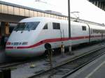 br-401-ice-1-triebkopfe-oder-wagen 401 063-3 in Wien West nach der Ankunft aus Hamburg, 6.6.2006