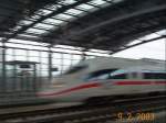 Bahnhof Montabaur.Ein ICE 3 ...  Christian Henn 09.02.2003