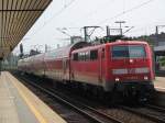 BR 111 mit Zugen 111 099 am 20.06.06 mit Dostos in Frankfurt S�d. Weiterfahrt in Richtung Frankfurt Hauptbahnhof.