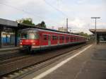 S-Bahn Rhein-Main 420 277 am 30.04.06 in Frankfurt-Griesheim als S2 auf dem Weg nach Niedernhausen.
