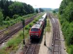 BR 218 mit Zugen 218 311 mit RE 456 in Irrenlohe (14.07.2006)
