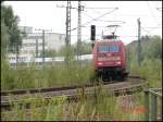 BR 101 mit Zugen Br 101 032-1 mit IC 2212 aus Koblenz zum Ostseebad Binz. Hier nach dem Umsetzen in Rostock. 11.8.06