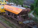 guterwagen Schotterwagen 80 81 972 0653-1 steht zur Entleerung am Bhf. RIED i.I. bereit 2006-08-11