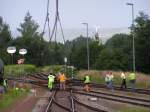 ried-im-innkreis Ein Weichenteil wird mittels Autokran ausgebaut, Bhf RIED i.I. 2006-08-11