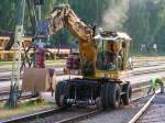 ried-im-innkreis 'Schienenbagger' in voller Fahrt; Bhf. RIED i.I. 20086-08-11