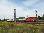 298 321 mit vier Kesselwagen bei Ausfahrt aus Nossen - ...