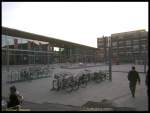 Der Bahnhofsvorplatz in R�sselsheim ...  Helmut Amann 07.11.2006