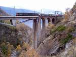 Zugbegegnung des Regionalzuges mit Re 420 506 nach Goppenstein und ...