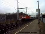 Hier zieht 120 123-5 ...  Sascha Eltermann 04.02.2007