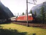 re-460-lokportraits Re 460 der SBB mit Belgischen Euro City bei Kandergrund in Richtung Bern.
