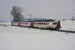 TPF 1435 mm Am 13.2.10 ging es f�r mich in eine mir noch unbekannte Gegend, an die Strecke Fribourg-Murten. Den Grund meiner Reise erfahrt ihr, wenn ihr mein n�chstes Bild betrachtet. Hier jedenfalls ist der RBDe 567 173-0 zu sehen, der eben gerade Cressier erreicht.

