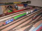 Re 421 374- steht in L�zel SBB mit ihrer RoLa ...