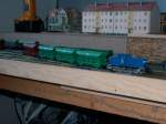 Triebfahrzeuge Die BR 346 der PRESS mit den 4 Schotterwagen, 3 gr�ne ITL-Wagen und 1 braunen Sch�ttgutwagen.