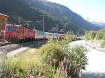 Triebfahrzeuge Hier ein Glacier Express nach St.Moritz, bei der Durchfahrt am 28.7.2009 durch T�sch.