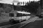 TRN - Les Transports Regionaux Neuchatelois Infolge Gegenlicht als S/W Variante: TRN/CMN BDe 4/4 n� 5 in Les Brenets. 
28. Nov. 2009