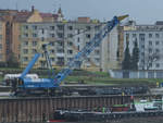 Der Eisenbahndrehkran Kirov EDK-1000 stand im April 2017 am Ortseingang von Děčín.