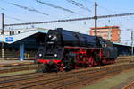 01 1519 der EFZ (Eisenbahnfreunde Zollernbahn), am 02.04.2016 im Sonderzugeinsatz für die Eisenbahnfreunde Glauchau und die PRESS, im Bahnhof Cheb (Eger) unterwegs ins Bw.