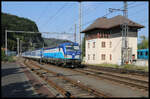 CD Vectron 193290 mit EC aus Dresden fährt hier am 6.9.2021 um 15.28 Uhr in Decin ein.