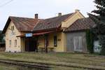 Aufnahmsgebäude des Bahnhof Malsice am 25.August 2018.