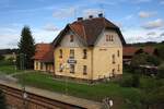 Aufnahmsgebäude des Bahnhof Trocnov am 22.September 2018.