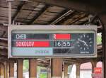 22.6.2014 16:49 Altes Bahnhflair - Zugzielanzeiger in Karlovy Vary.