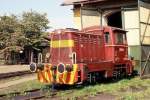 Toll in Schuss präsentiert sich die Verschublok T 2110043 des Depot Sokolov am 5.6.1991 vor dem Rundschuppen.