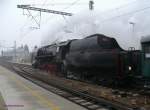 CSD-475.101   (2'D1'h2, Skoda 1947) mit Sonderzug Brno-Breclav-Lednice zur Feier 110 Jahre Bahn Lednice-Breclav (Eisgrub-Lundenburg) in Sdmhren.

2011-11-17 Breclav (Lundenburg)