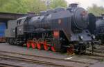 die 534.0301 gilt als die erste bei koda hergestellte Lokomotive nach dem 2. Weltkrieg. In Deutschland bekannt ist sie als eine der Lokomotiven des Nikolaussonderzug Bouřňk im Dezember 2003. Hier steht die Lokomotive im Mai 2005 im Eisenbahnmuseum Lun u Rakovnka