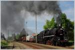 556 0506 mit unserem Fotozug von Vesel nad Lunic (deutsch Wesseli an der Lainsitz, frher auch Frohenbruck an der Lainsitz) nach Česk Velenice (deutsch Gmnd-Bahnhof, zuvor Unterwielands, 1938–45: Gmnd III) am 14.5.2011 bei der Ausfahrt aus Suchdol nad Lunic (deutsch Suchenthal, auch Suchental).