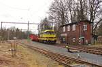 720 567-7 (STRABAG) zu sehen mit einem Bauzug in der Einfahrt Vojtanov am 09.03.17.