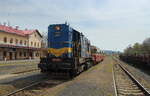 Rakovnik Express aus Prag unterwegs nach Kralovice u Rakovnika. Hier beim Halt am Bahnhof Rakovnik am 01.05.2023