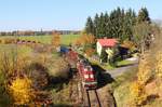 742 357-7 und 742 358-5 zu sehen bei Hazlov am 17.10.17 von Aš nach Cheb.