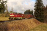 Pn 52561 von Karlsbad nach Tepla als Übergabe zu Holzbeladung in Tepla. Aufgenommen mit der 742 404 am 08.04.22 nahe Haltepunkt Hostec