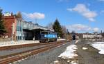 750 079-6 mit einem Messwagen zu sehen am 21.03.18 in Aš beim umsetzen.