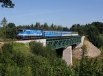 Die 750 713mit einem Os nach Nová Pec am 07.08.2016 unterwegs bei Holubov.
