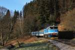 754 041 mit Personenzug am 29.11.2014 bei Zelezna Ruda.