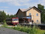  Brotbüchse  810 640 als Os 26077 Varnsdorf (Warnsdorf) - Rybniste (Teichstatt) an der Station Jiřetín pod Jedlovou (St. Georgental am Tannenberg); 11.06.2021
