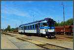 854 006-4  Emilka  wartet im Bahnhof Neratovice auf die Weiterfahrt Richtung Mělník.