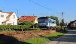 OS 20311 in der Ortslage Velvary auf dem Weg nach Kralupy mit der 809 345.