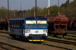 809 434-4 in Neratovice, befährt in der Regel die Strecke nach Kralupy.