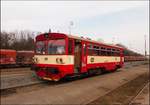 810 289-9 steht in Bahnhof Hostivice am 13.03.2017.