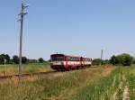 Der 810 182 als Os nach Domalice am 27.07.2013 unterwegs bei Janovice.