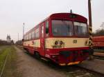 CD 810 589-2 als Os 25917 von Hostivice nach Praha Smchov Na Knec ( Prager Semmering ) am 13.11.2013.