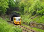 CD 814 fährt aus dem Ostportal des Tunnel bei Rynholec (Baujahre 1897, Länge 400m)am 21. 5. 2013