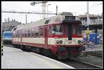 854 033 fährt am 26.11.2018 in Brno hlavni nadrazi am Bahnsteig 2 ein.