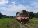 854 020-5/80-29 204-2 mit Sp 1868 Trutnov Hlavn Ndra-Kolin auf Bahnhof Vlčice am 12-8-2011.