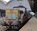 18.2.2015 11:34 ČD 111 011-3 bringt nun die Schlafwagen des CNL 459 aus Zürich Hbf auf das Abstellgleis in Praha hl.n.. Alle anderen Wagen fahren weiter als EC 171 aus Berlin Hbf nach Budapest Kelti pályaudvar.