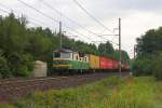 Mit einem Container Zug kommt 130027 am 21.8.2013 bei Stary Kolin um 8.54 Uhr aus Richtung Pardubitz daher.