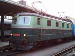 141 004-2 am 15.11.2005 im Bahnhof Praha Masarykovo Nadrazi, die CD-Baureihe 141 ist die frhere CSD-Baureihe E 499